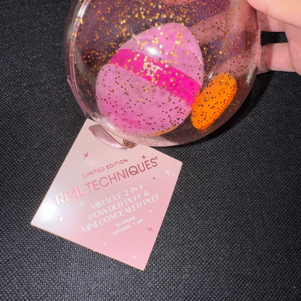 Real Techniques powder puff